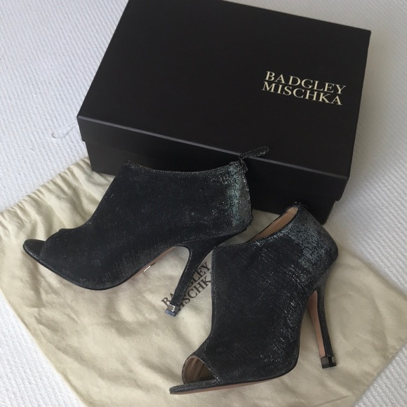 Badgley Mischka Mysti peep toe ankle boot pump - Picture 7 of 8
